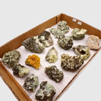 Prehnite Clusters Tray Deal x 16 - Image 2